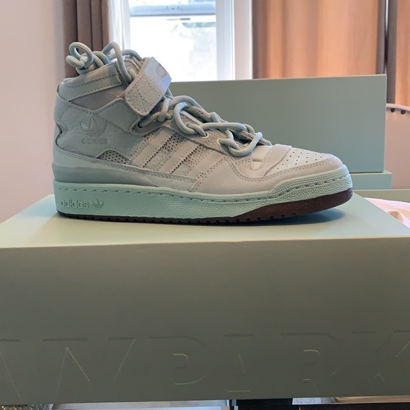 Ivy Park Forum Mid - NWT - Picture 2 of 6